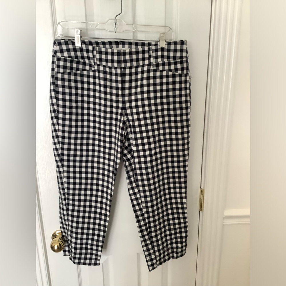 Loft gingham black & white cropped pants- like new.